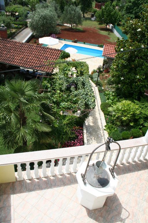 Apartments Petricic With Swimming Pool Ičići Dış mekan fotoğraf