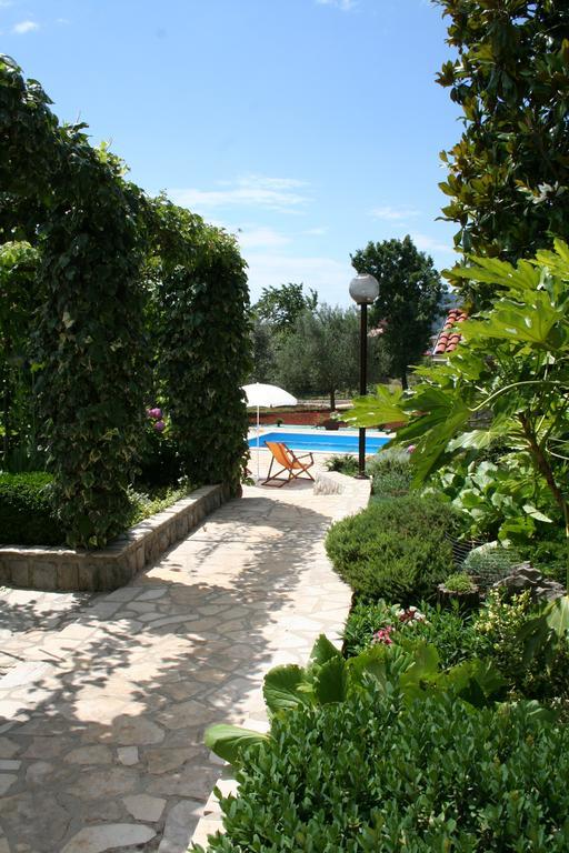 Apartments Petricic With Swimming Pool Ičići Dış mekan fotoğraf